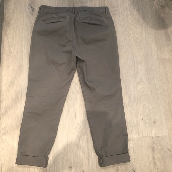 3/$30 Old Navy Pixie Ankle Chino in Gray - Picture 5 of 5